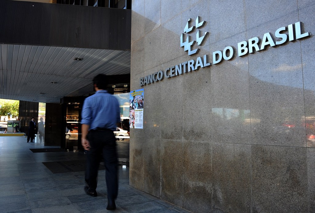 Déficit nominal do setor público brasileiro cai em setembro, diz BC