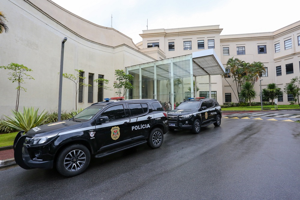 Policiais envolvidos com PCC começam a sofrer punições em SP