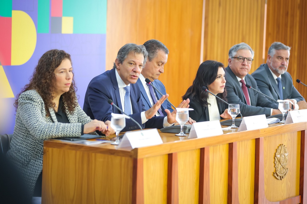 Governo federal detalha pacote fiscal e projeta economia de R$ 327 bilhões até 2030
