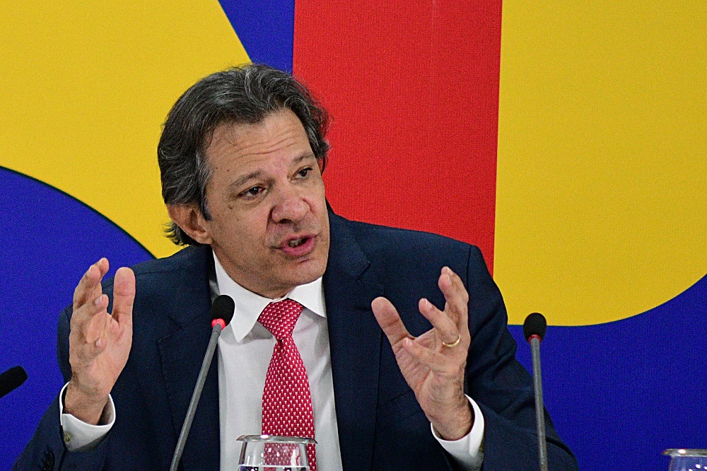 Projeções do mercado pioram com anúncio de pacote de corte de gastos