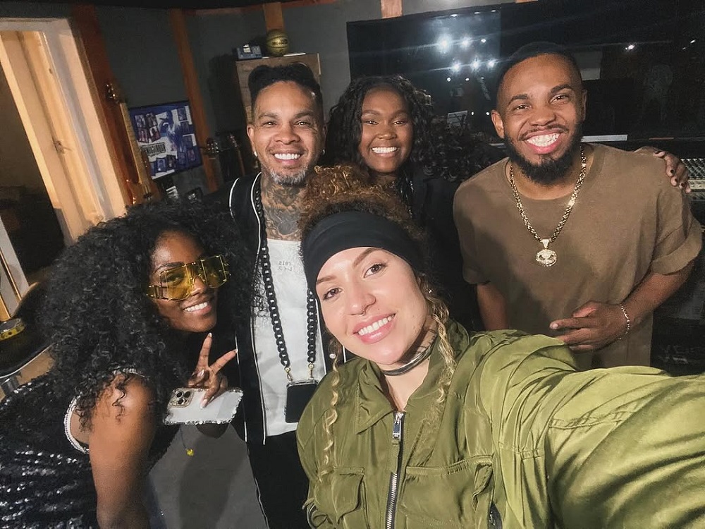 Melanina Carioca e Gaviões da Fiel repudiam racismo de Ana Paula Minerato