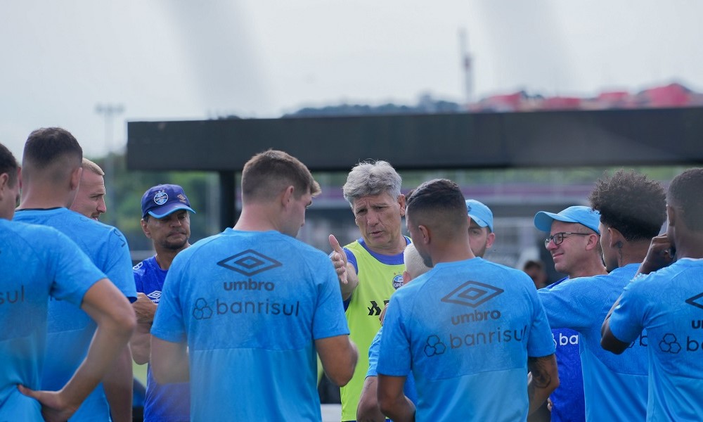 O técnico Renato Gaúcho comanda treino do Grêmio no CT do Corinthians, no Parque Ecológico, zona leste de São Paulo