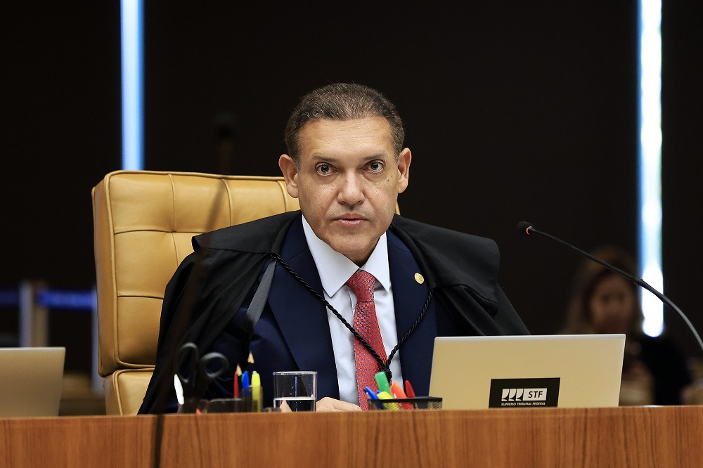 Nunes Marques vota contra pedido de Bolsonaro para retirada de Moraes do caso do suposto golpe; placar é de 9 a 0