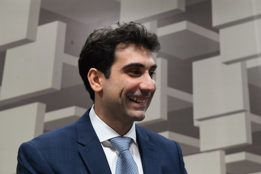 Gabriel Galípolo alerta que Selic pode permanecer alta sob sua gestão no Banco Central