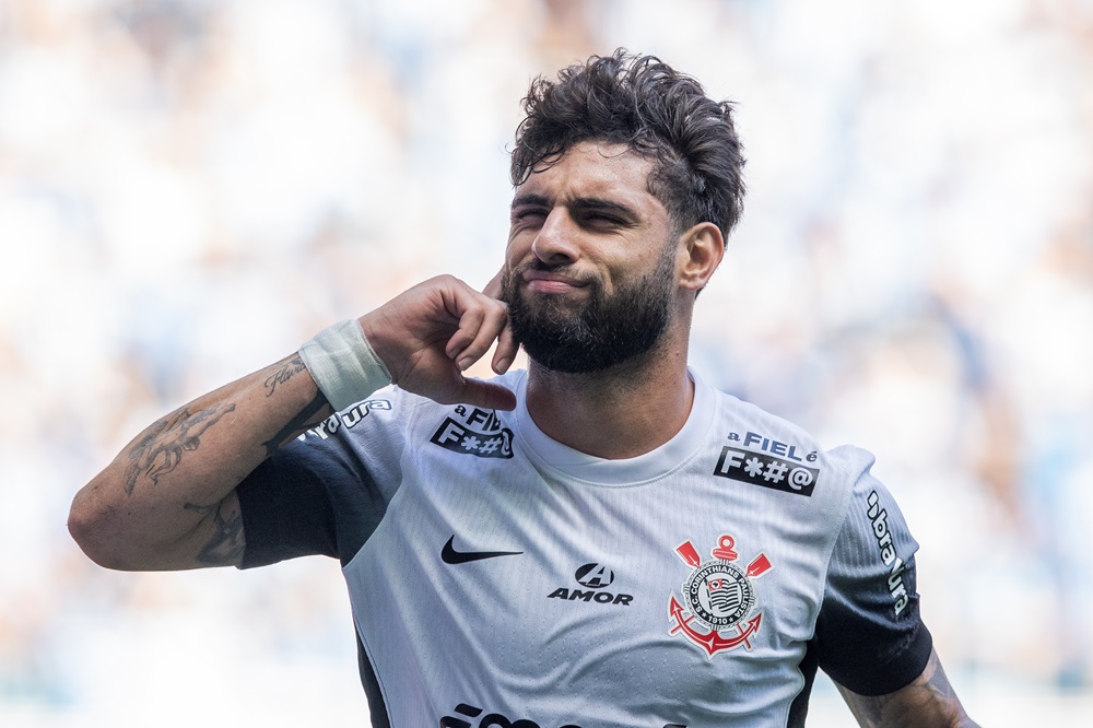 Corinthians e Bahia empatam em jogo marcado por faltas e discussões