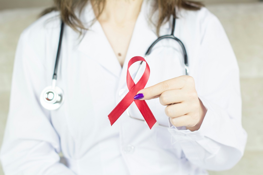 Dia Mundial de Combate à Aids: no Brasil, 95% das pessoas em tratamento atingiram o estágio de indetectabilidade