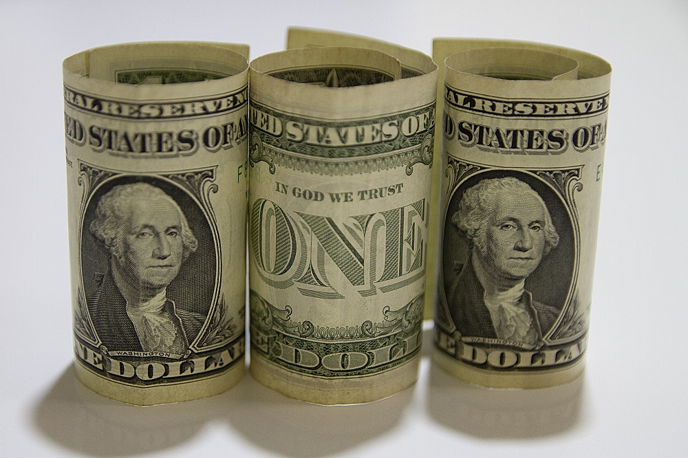 Dólar fecha o dia cotado a R$ 6,05 após cinco pregões seguidos de alta