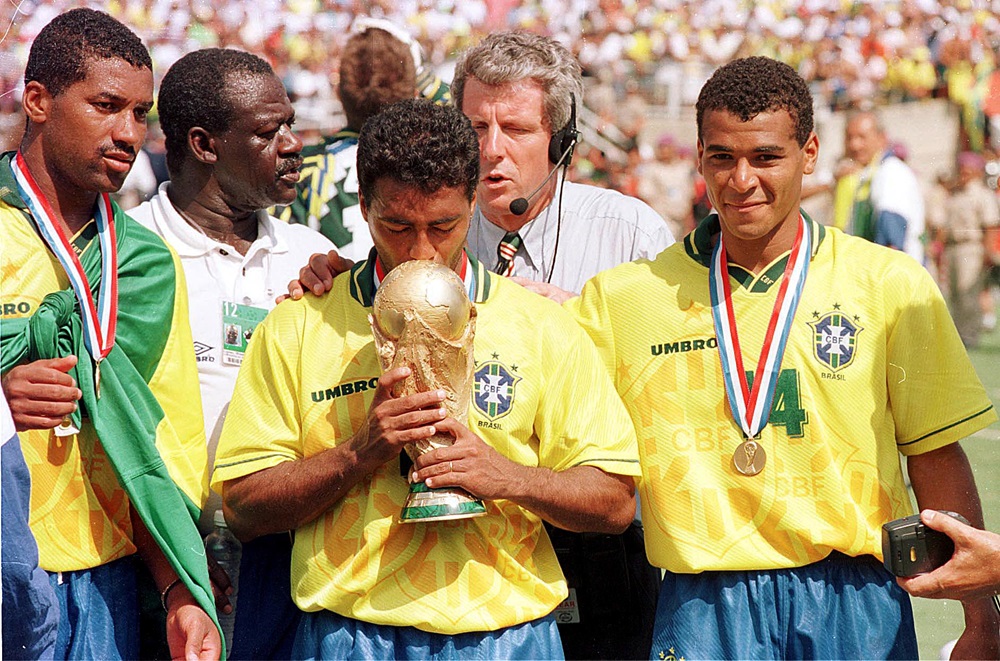 A conquista do tetracampeonato pela seleção, em 1994, recolocou o futebol nacional no topo do mundo