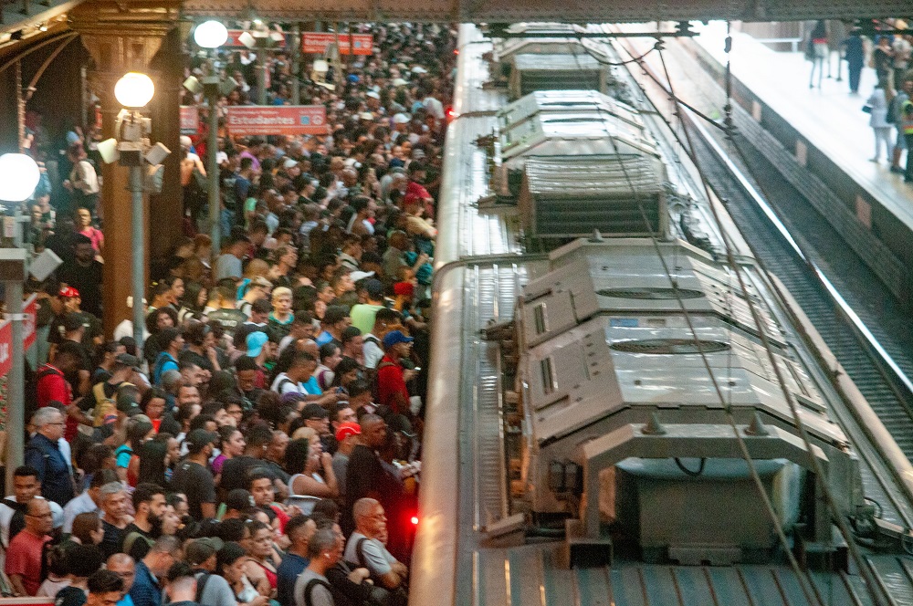 Sindicato cobra garantia de empregos e critica gestão de Tarcísio durante greve da CPTM