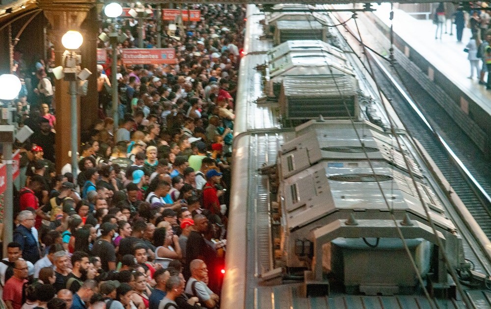 Sindicato cobra garantia de empregos e critica gestão de Tarcísio durante greve da CPTM