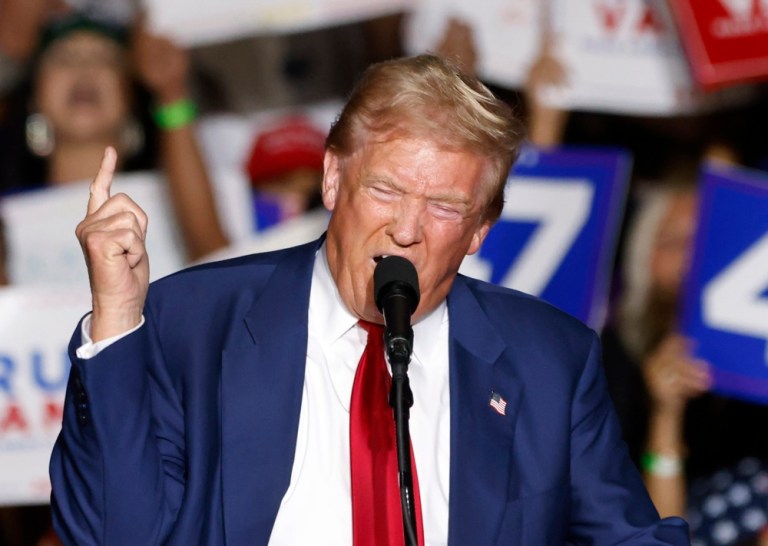 Donald Trumo