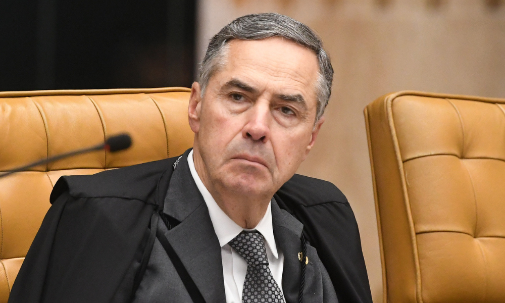 Barroso é internado após sofrer intoxicação alimentar em viagem à França