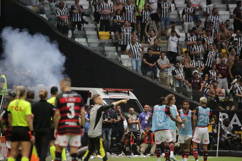 Atlético-MG desiste de efeito suspensivo e não terá torcida em jogo que pode definir seu rebaixamento