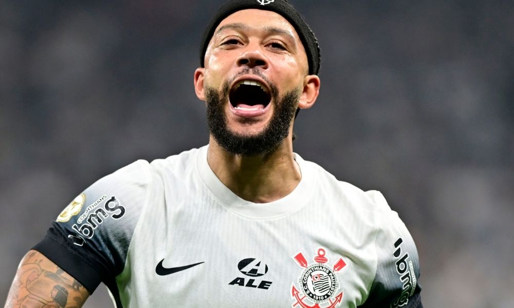 Após impasse, Corinthians anuncia que não vai renovar contrato com Memphis Depay