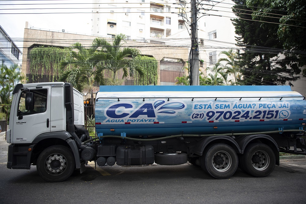 Procon multa concessionária que fornece água no Rio de Janeiro