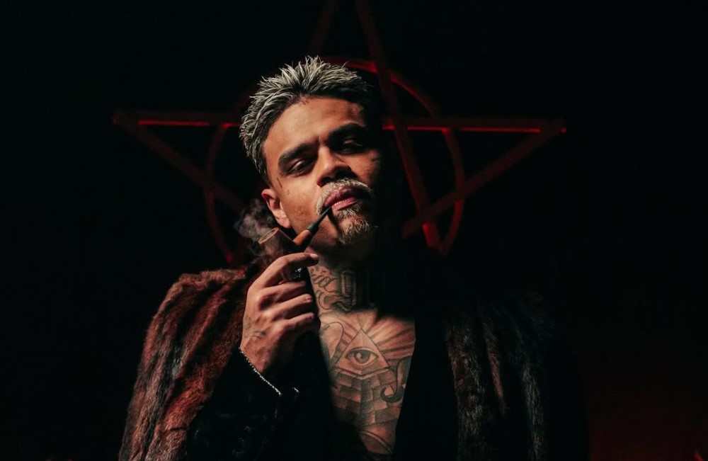 De maneira inusitada, MC Cabelinho revela nome de nova namorada em show do Sorriso Maroto