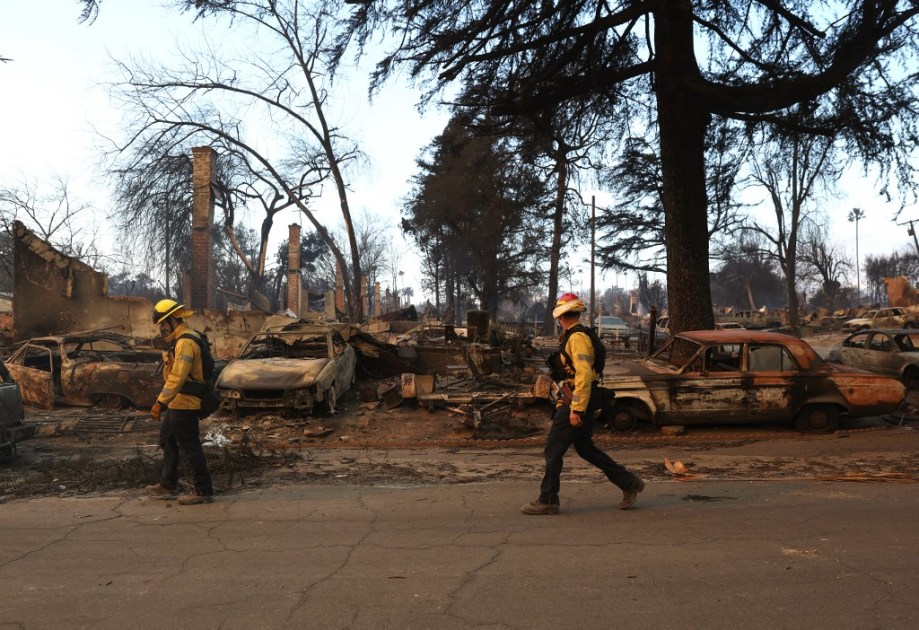 Ventos fortes alimentam vários incêndios na área de Los Angeles