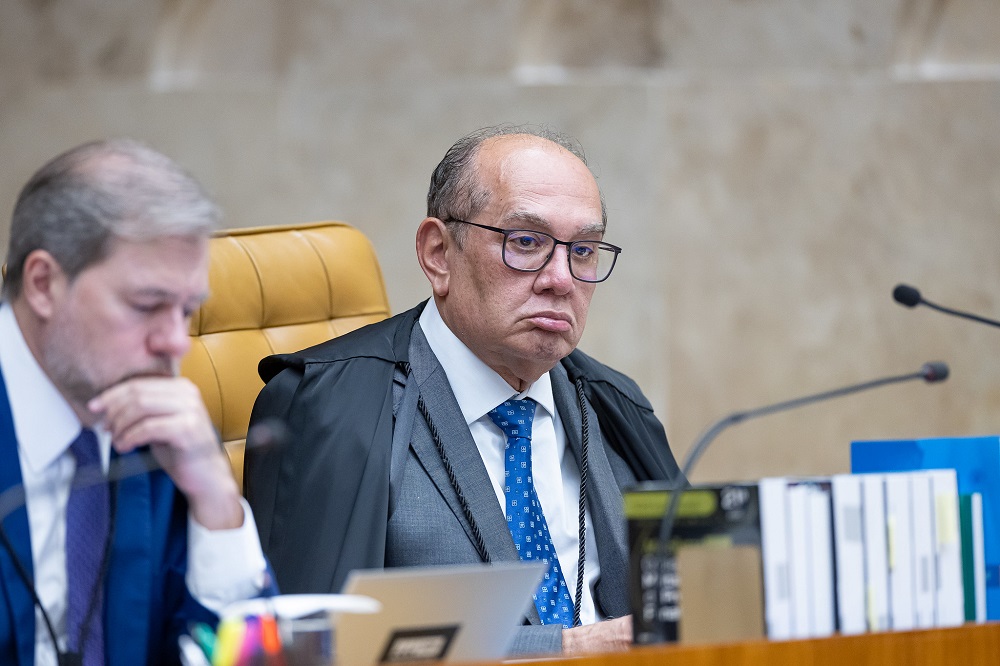 Mães com filhos menores podem cumprir pena em domicílio, decide STF