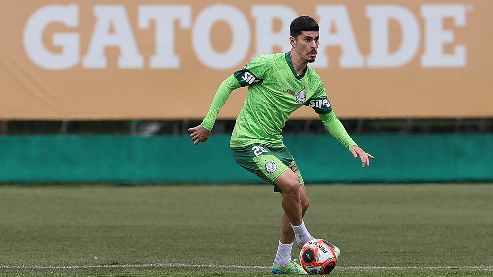 Palmeiras garante R$ 111 milhões em patrocínios para 2025 e anuncia renovação com Marcelo Lomba
