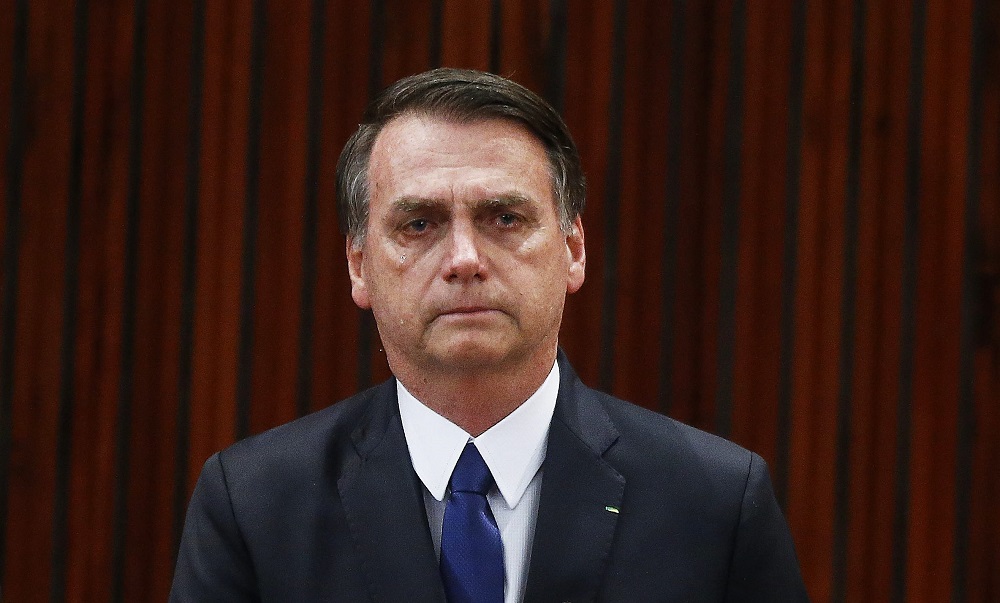 Bolsonaro teve aumento de pressão arterial e leve crises de soluço, diz relatório médico