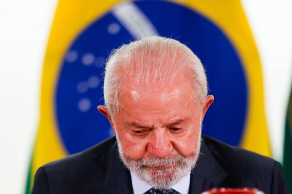 PoderData/Aya: 52�saprovam governo Lula; 41% aprovam