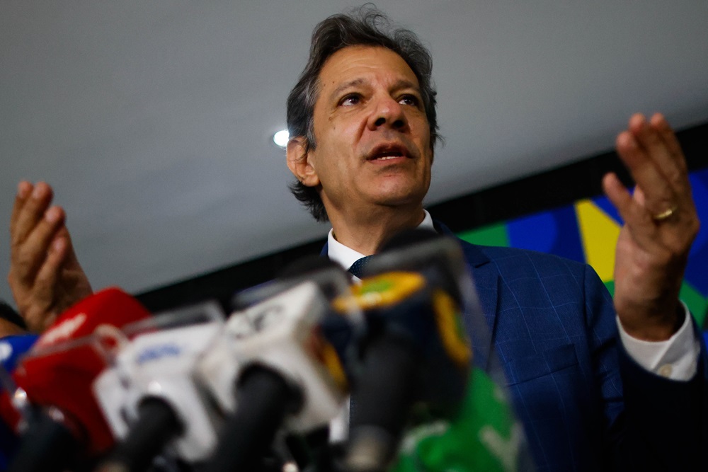 Haddad diz que ‘não tomou conhecimento’ de fala de Kassab, que o chamou de ‘fraco’