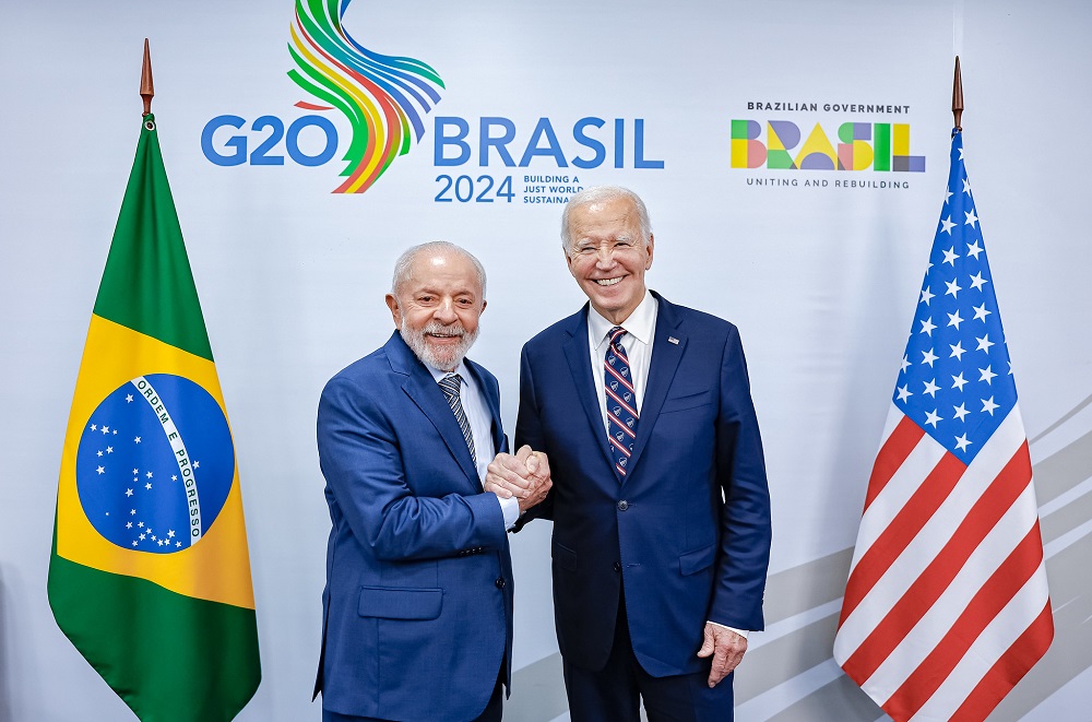 Governo Lula adota cautela sobre futura gestão Trump nos Estados Unidos