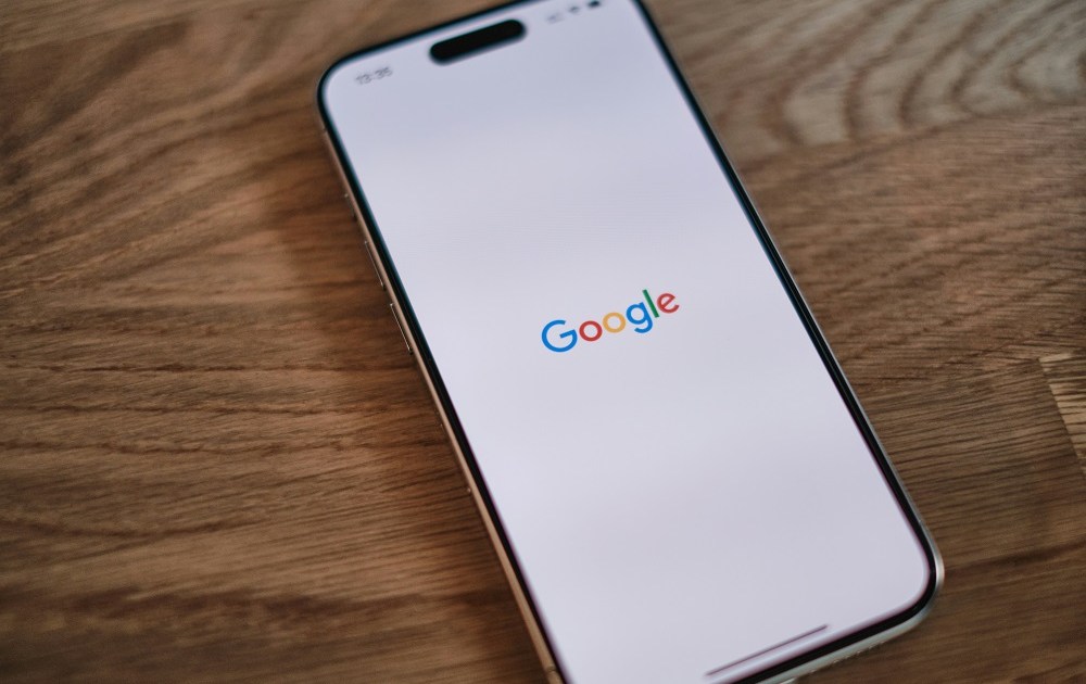 Governo identifica 97 médicos falsos de IA no Youtube e aciona Google