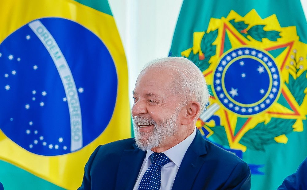 'Brasil vive momento excepcional de crescimento econômico', afirma Lula