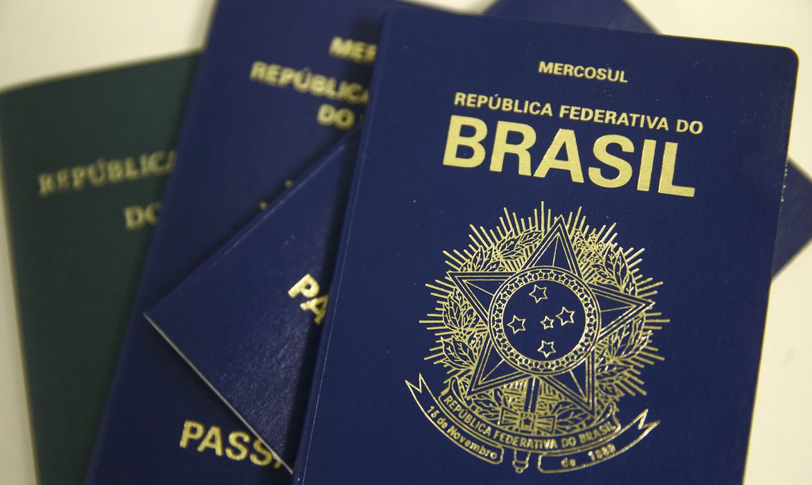 Polícia Federal emite alerta sobre sites falsos para emissão de passaporte