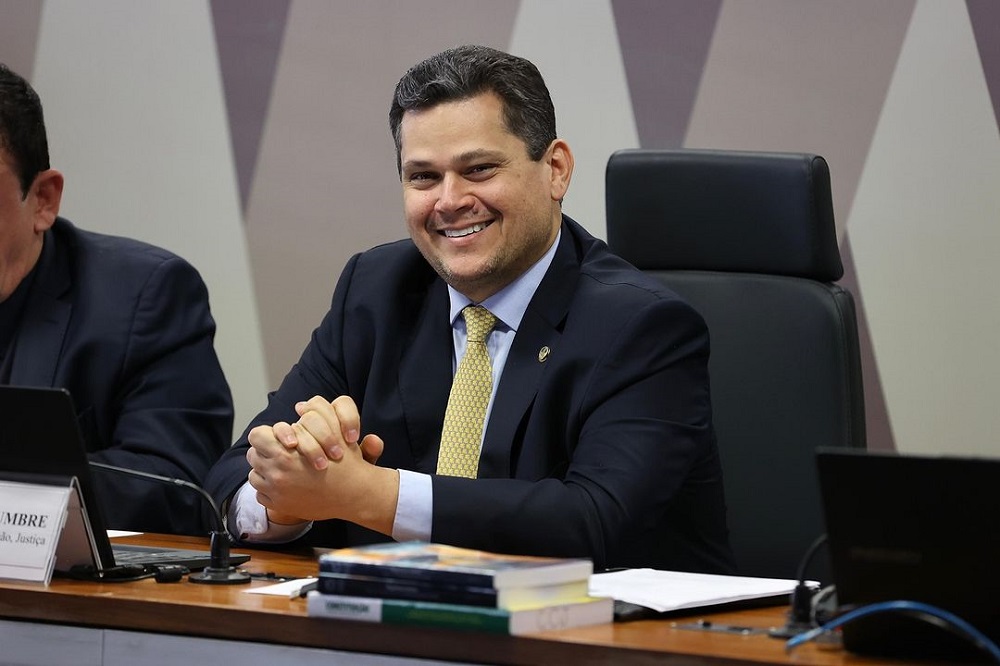 MDB declara apoio a Davi Alcolumbre para presidência do Senado
