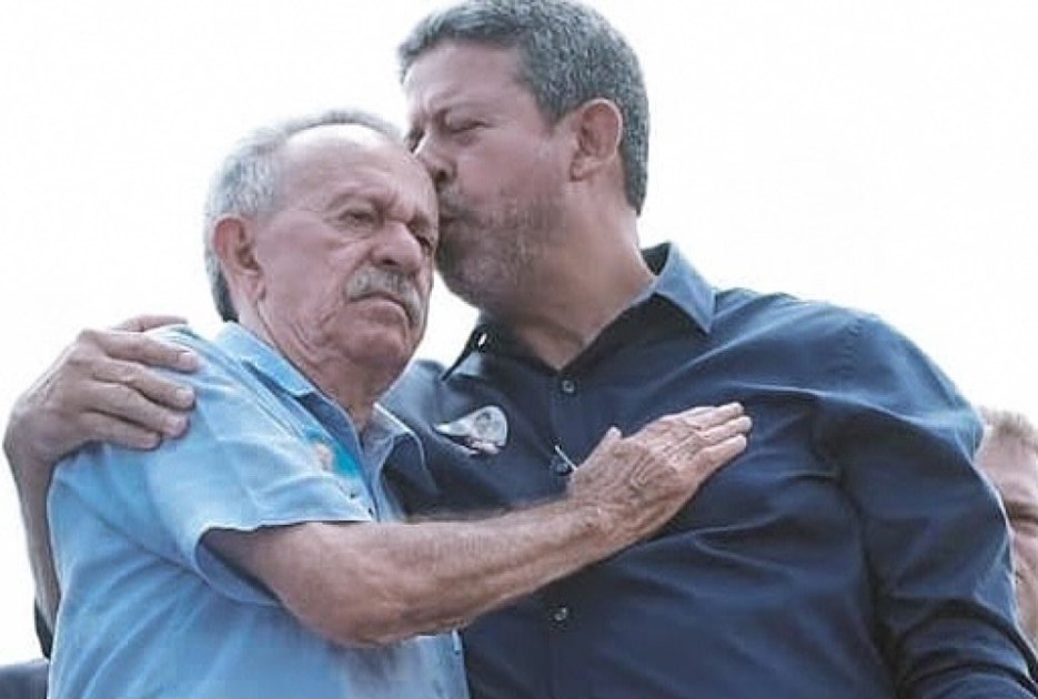Arthur Lira publicou no Instagram uma homenagem ao pai, Benedito de Lira,. morto nesta terça-feira (14)