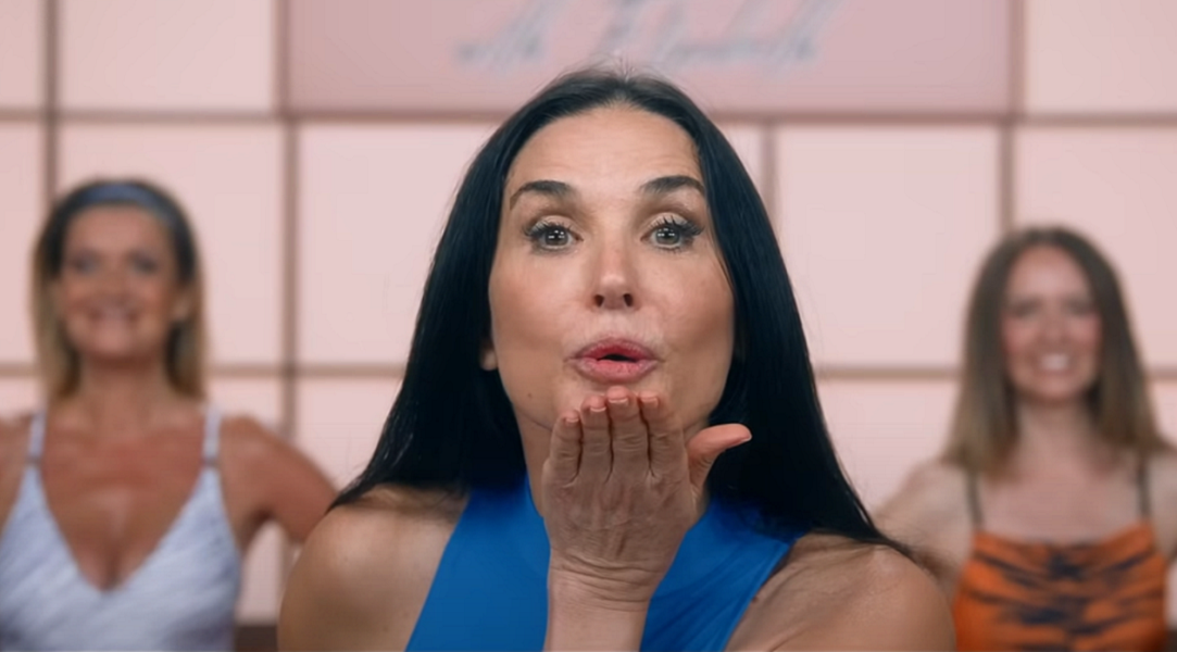 Demi Moore diz que cenas de nudez em ‘A Substância’ foram importantes para a construção da personagem