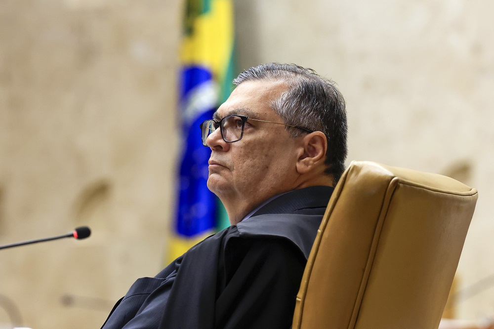 Dino rebate pedido de impedimento e diz que Bolsonaro não pode escolher quem vai julgá-lo no STF