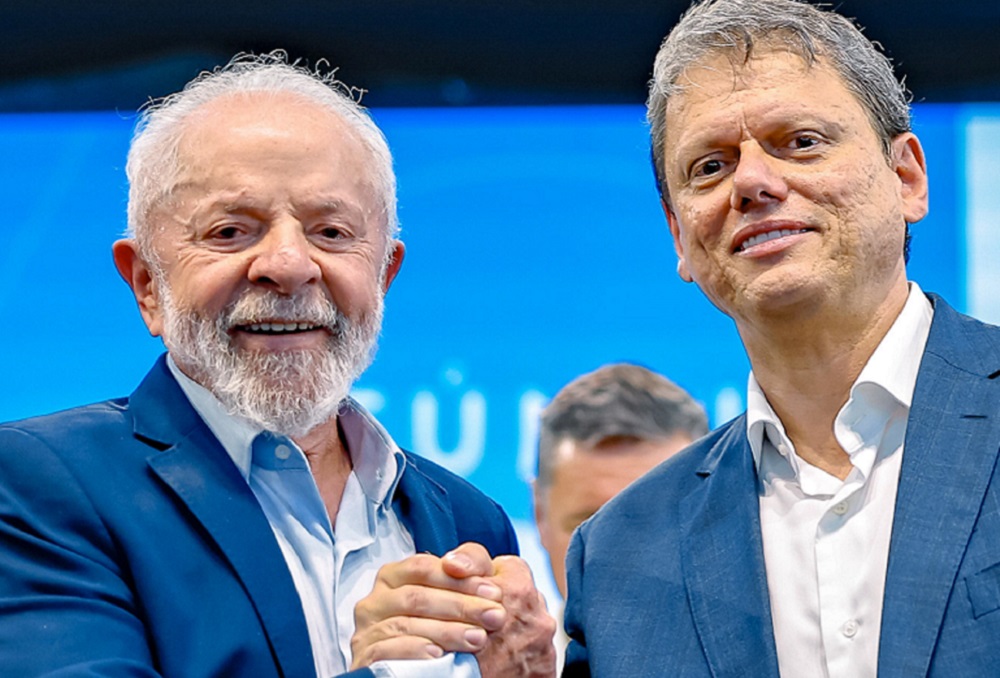 Lula diz que Tarcísio está fazendo história e governador agradece ao presidente em evento do edital do túnel Santos-Guarujá