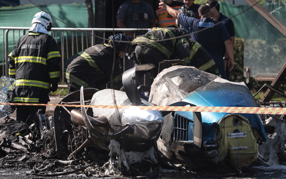 IML libera corpos de vítimas de acidente aéreo na Barra Funda