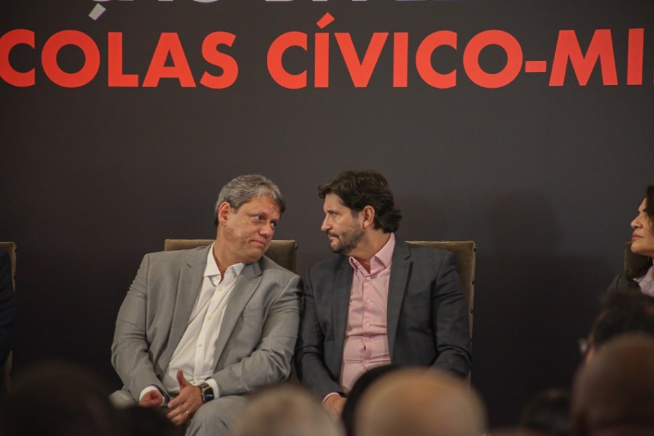O governador de São Paulo, Tarcísio de Freitas (Republicanos), sancionou nesta segunda-feira, 27, a lei que estabelece escolas cívico-militares no Estado