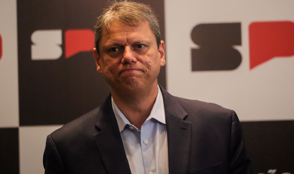 Tarcísio critica gestão do PT na economia; Haddad diz que conselho é jamais indicar Campos Neto