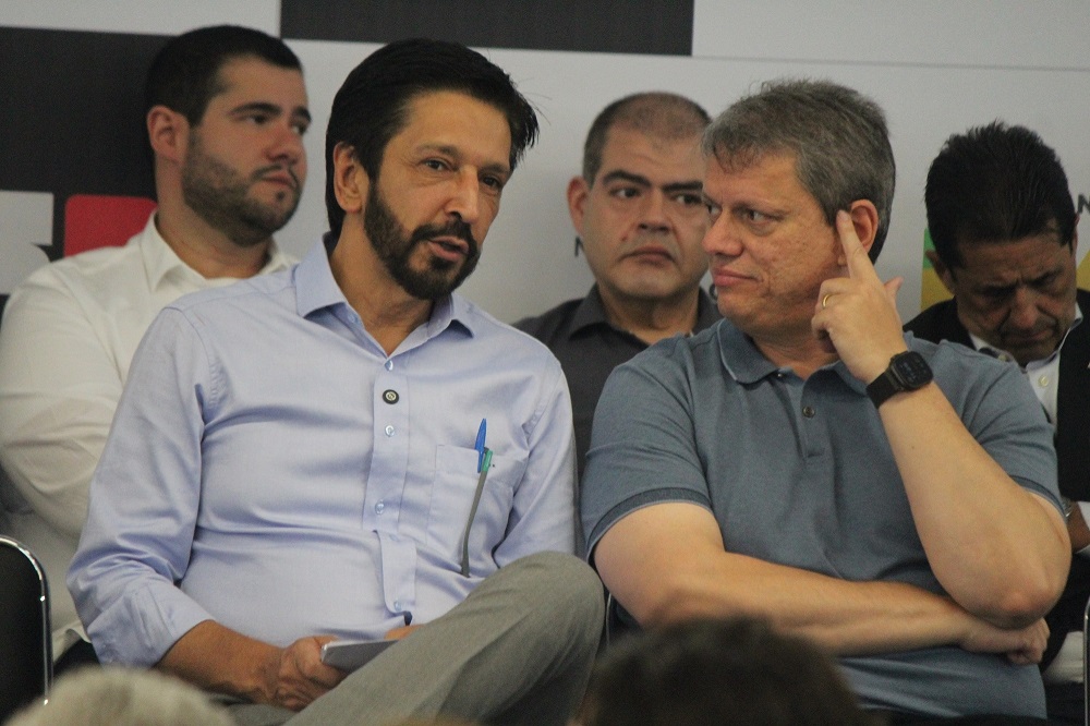 Tarcísio e Nunes se reúnem para transformar Favela do Moinho em parque e estação de trem