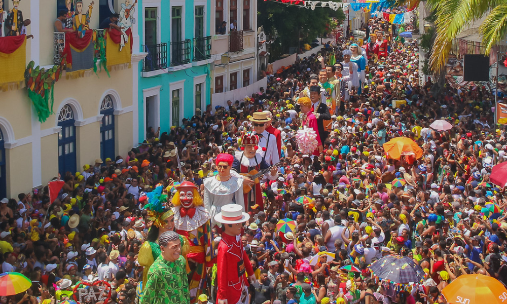 Carnaval de 2025 deve gerar R$ 12 bilhões em receitas e 32 mil empregos ...