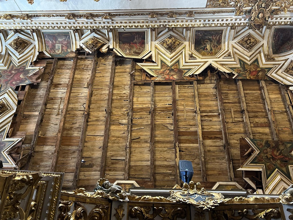 Veja como ficou o interior da igreja de São Francisco de Assis após desabamento de teto em Salvador
