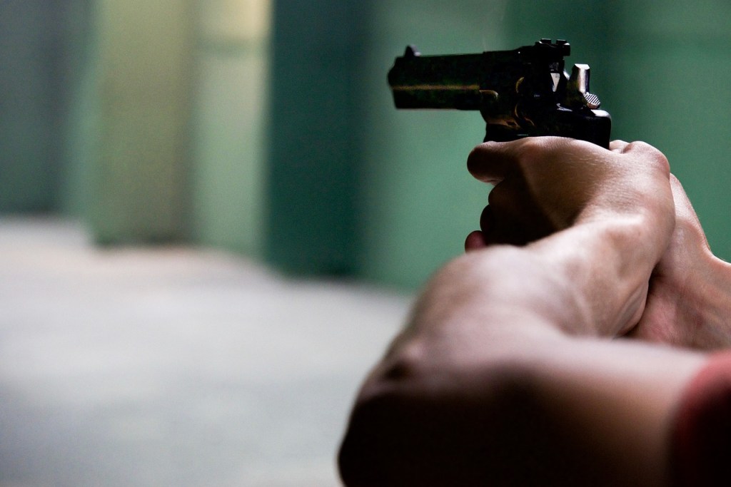 Mortes violentas no Brasil têm queda de 5% em 2024