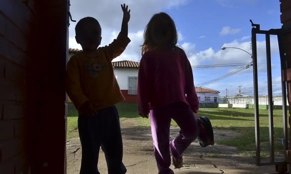 Apenas 646 municípios brasileiros matriculam mais da metade das crianças em creches