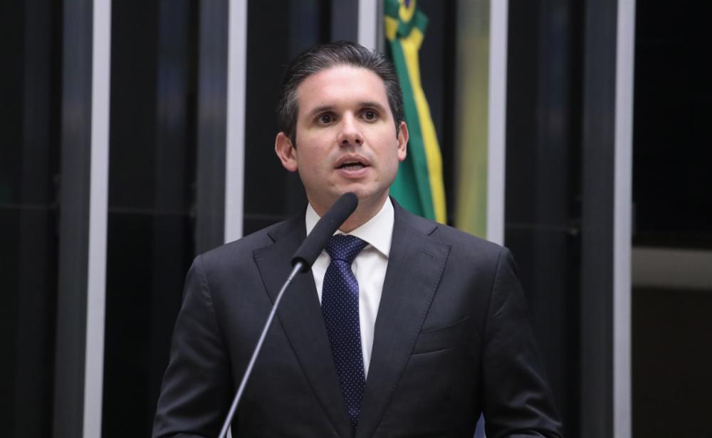 Hugo Motta diz que 8 de Janeiro não foi tentativa de golpe e critica ‘desequilíbrio’ nas penas aplicadas pelo STF