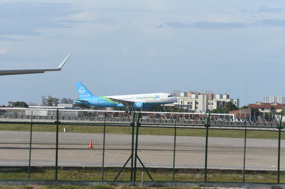 Avião deportados