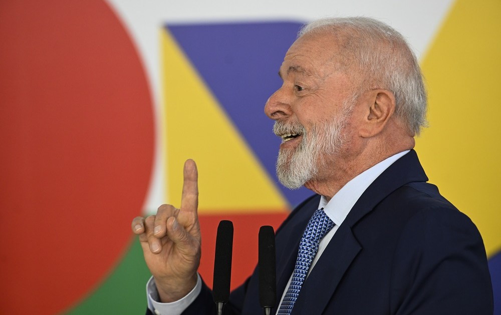 Lula assina decreto com novas regras de comercialização e revenda de ingressos