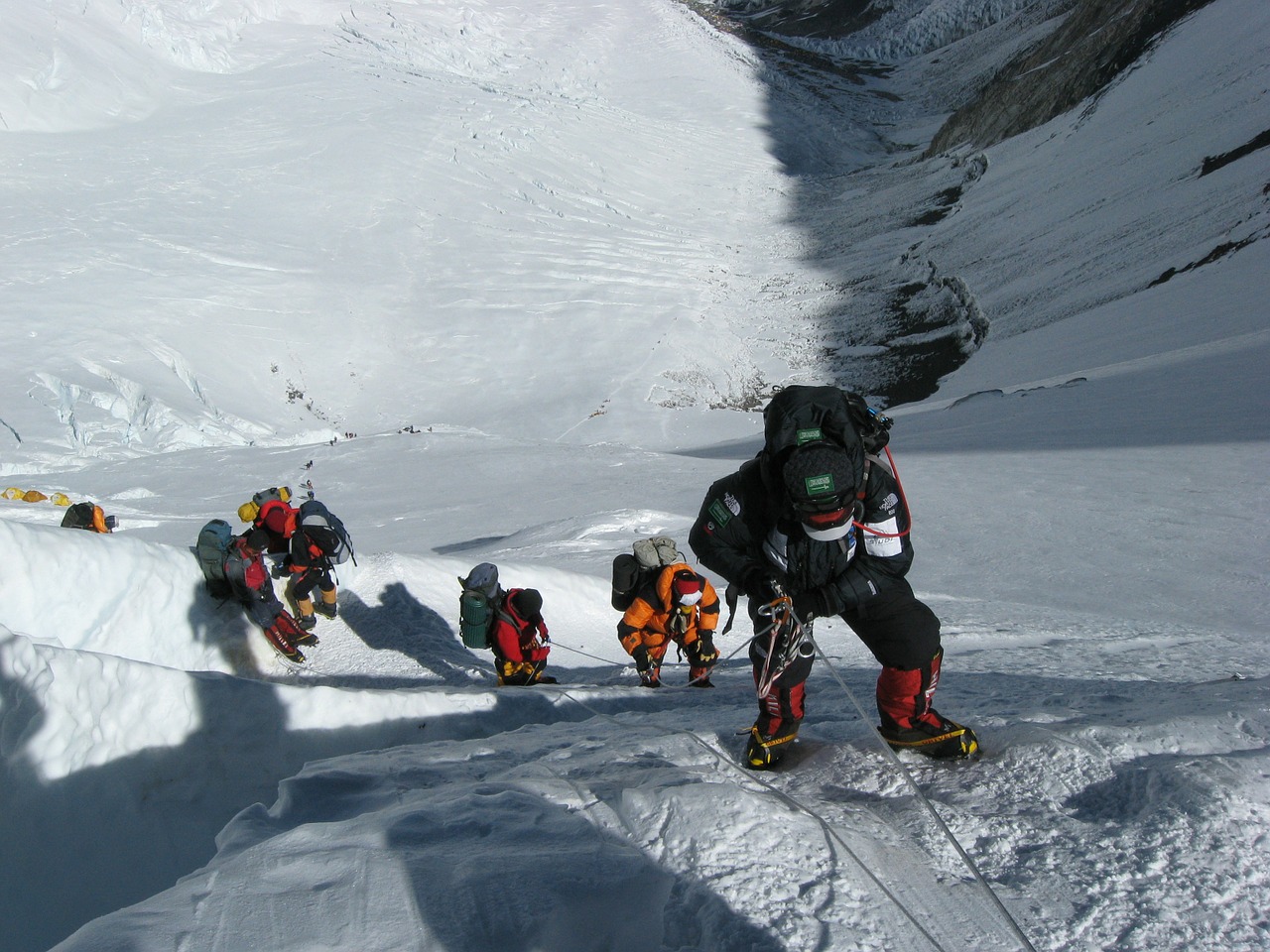 Nepal aumenta taxa de escalada do Everest após uma década
