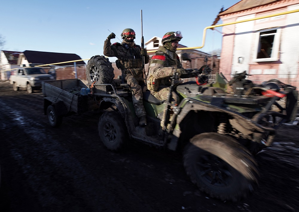 Rússia e Ucrânia se atacam horas após promessa de cessar-fogo parcial