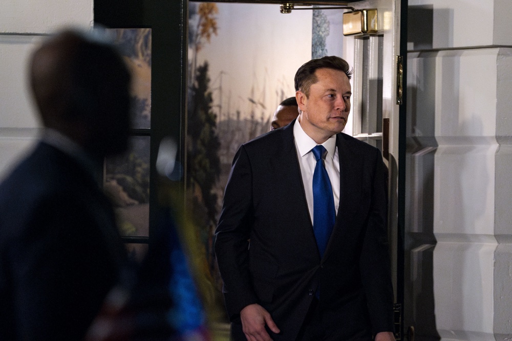 Musk distribui pagamentos de US$ 1 milhão e aliados fazem campanha de porta em porta