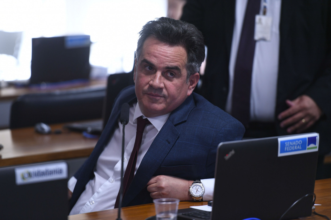 Aliados esperam negativa de Ciro Nogueira para aliança com Flávio Bolsonaro